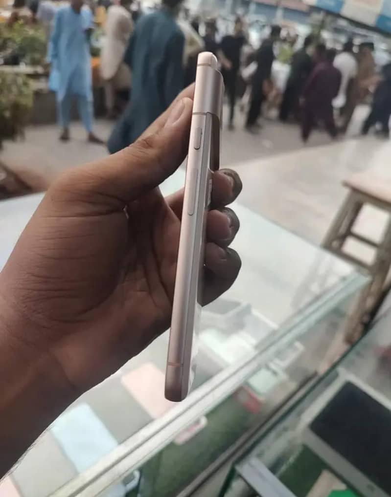 Google Pixel 8 3