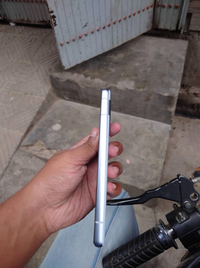 Google Pixel 7a 1