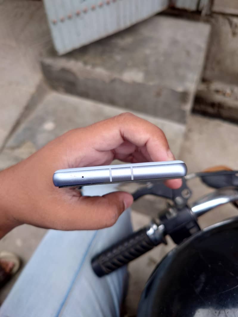 Google Pixel 7a 5