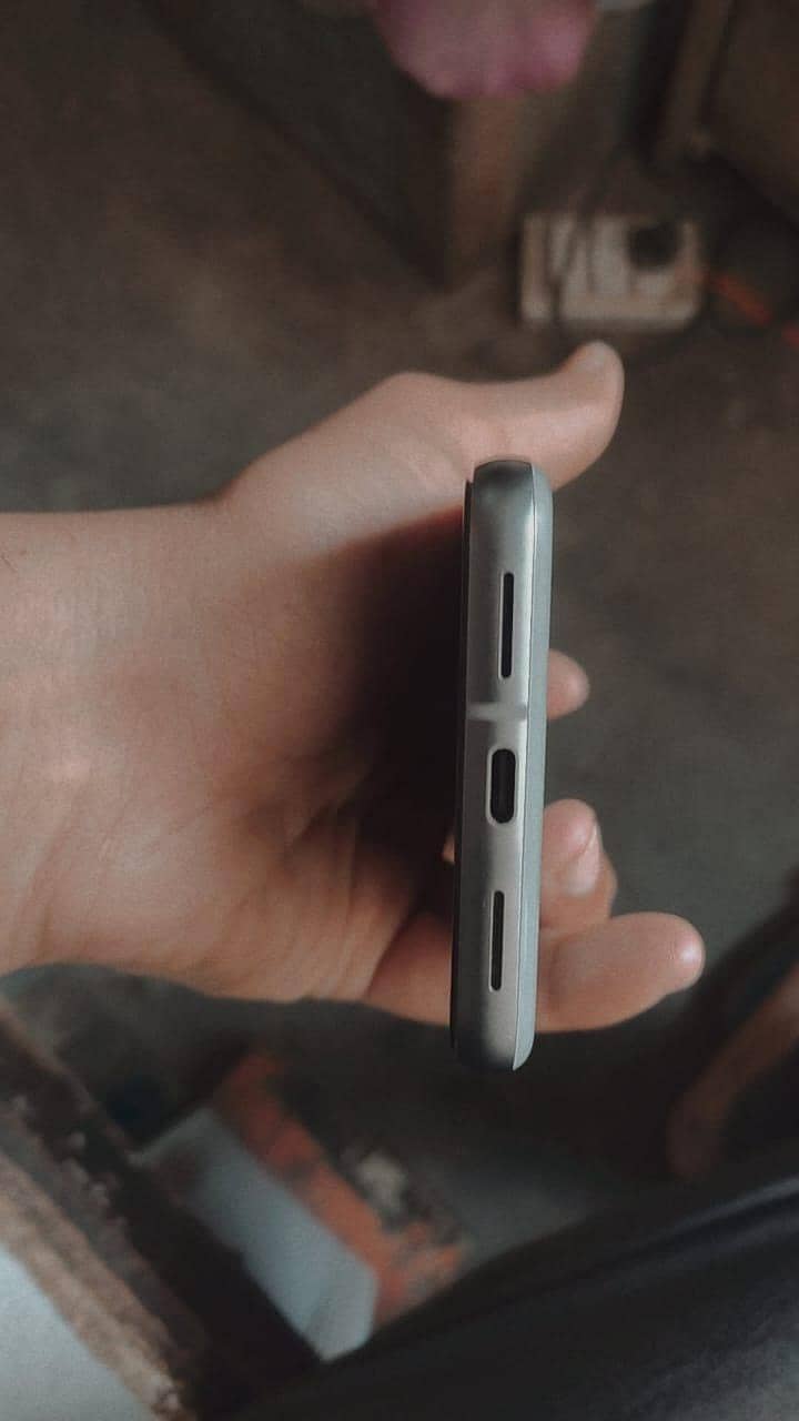 Google Pixel 8 6