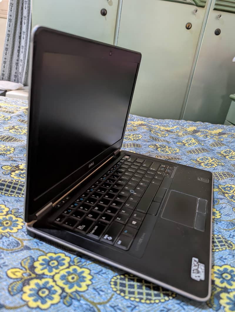 DELL LAPTOP 3