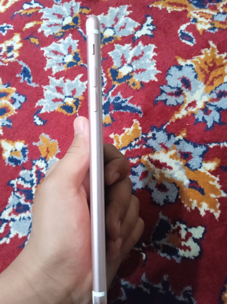Apple iPhone 7 Plus 3