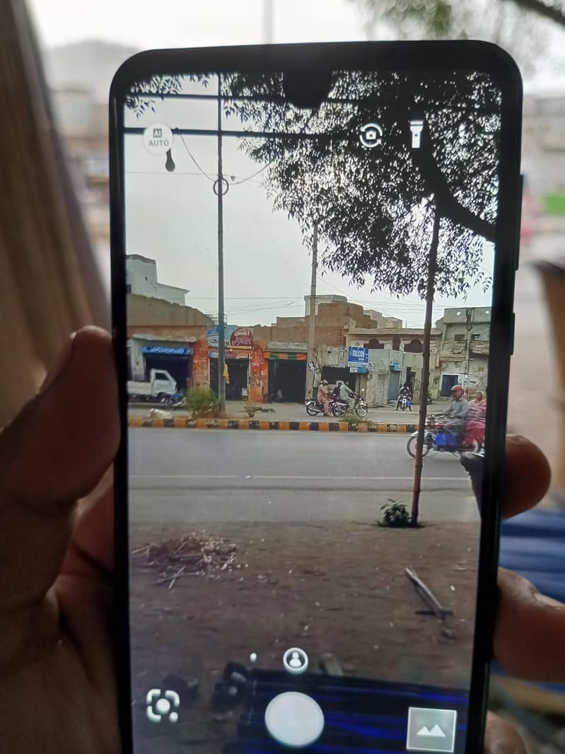 Sharp Aquos R3 0
