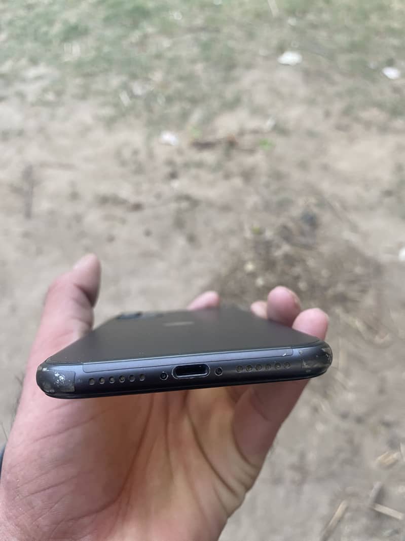 iPhone 11 2