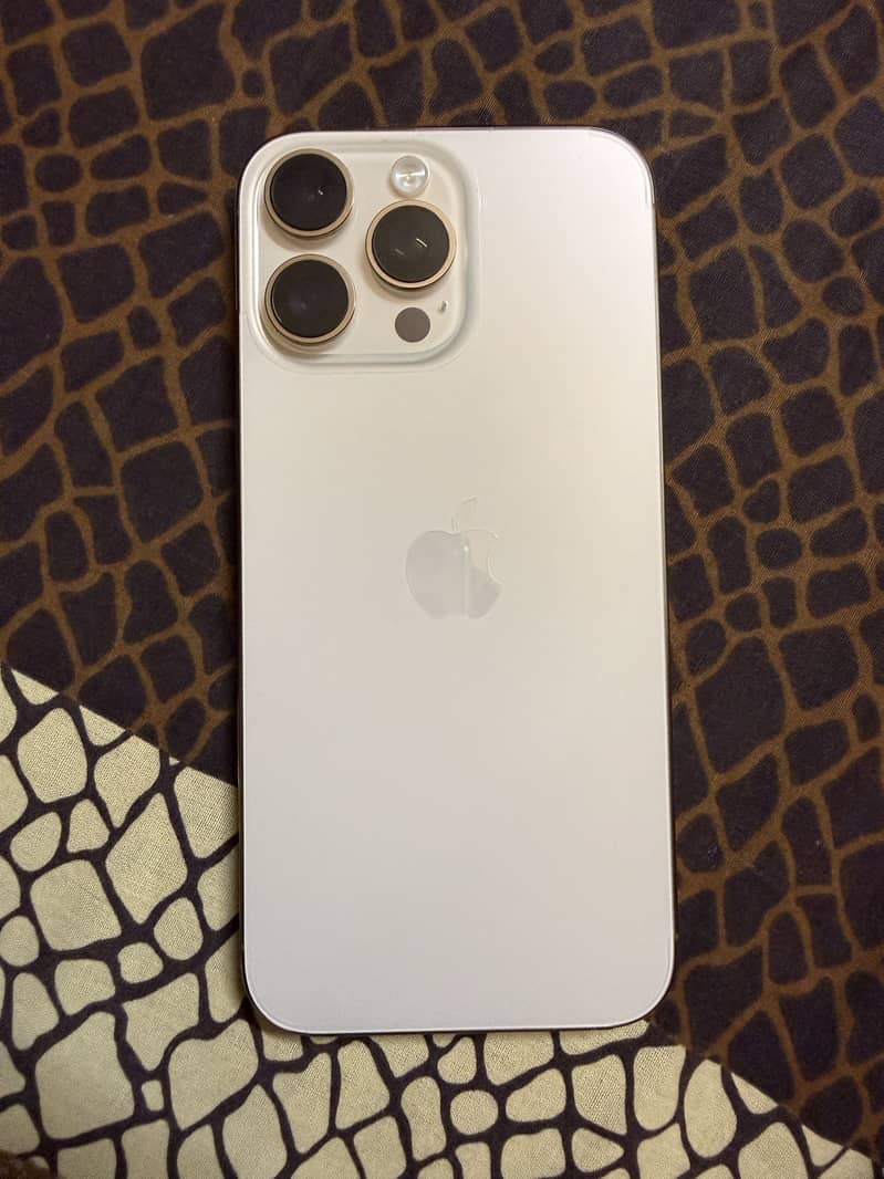 Apple iPhone 16 Pro Max 3