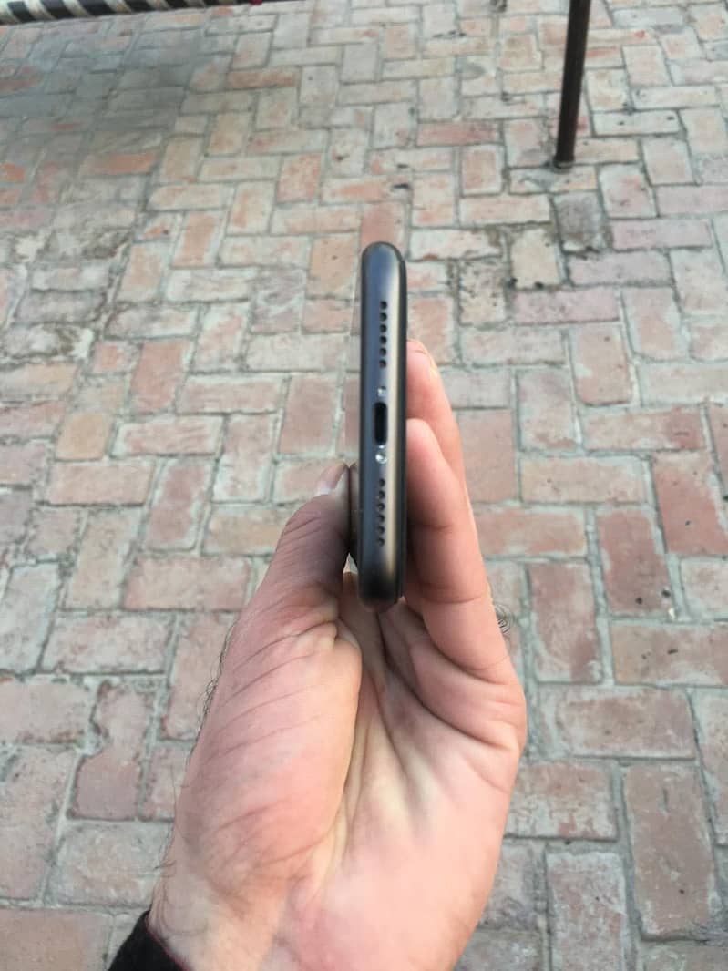 IPHONE 11 1