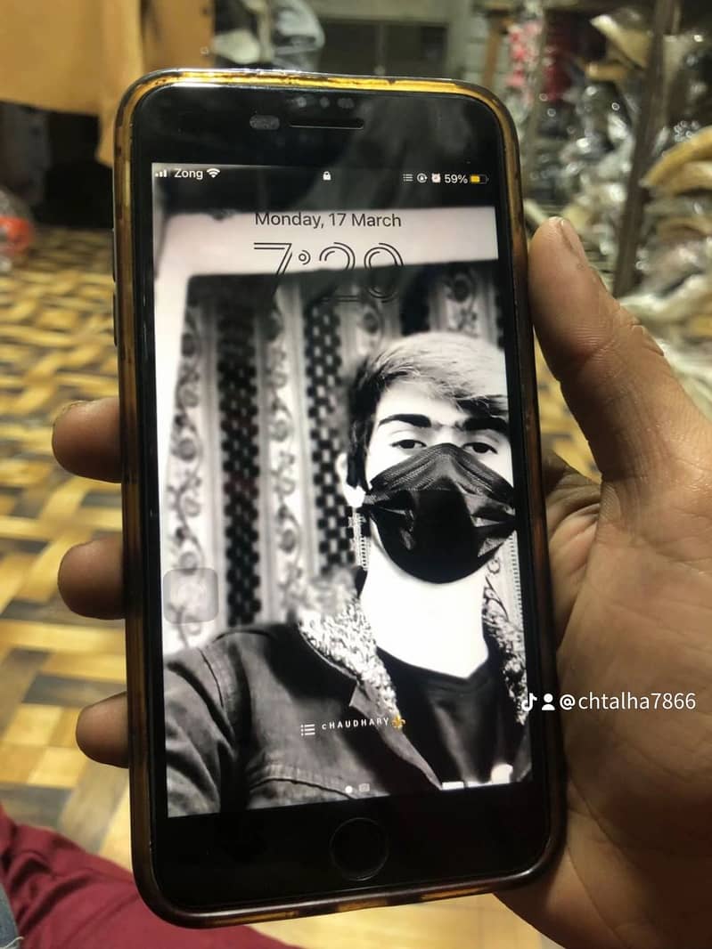 Apple iPhone 8 Plus 0