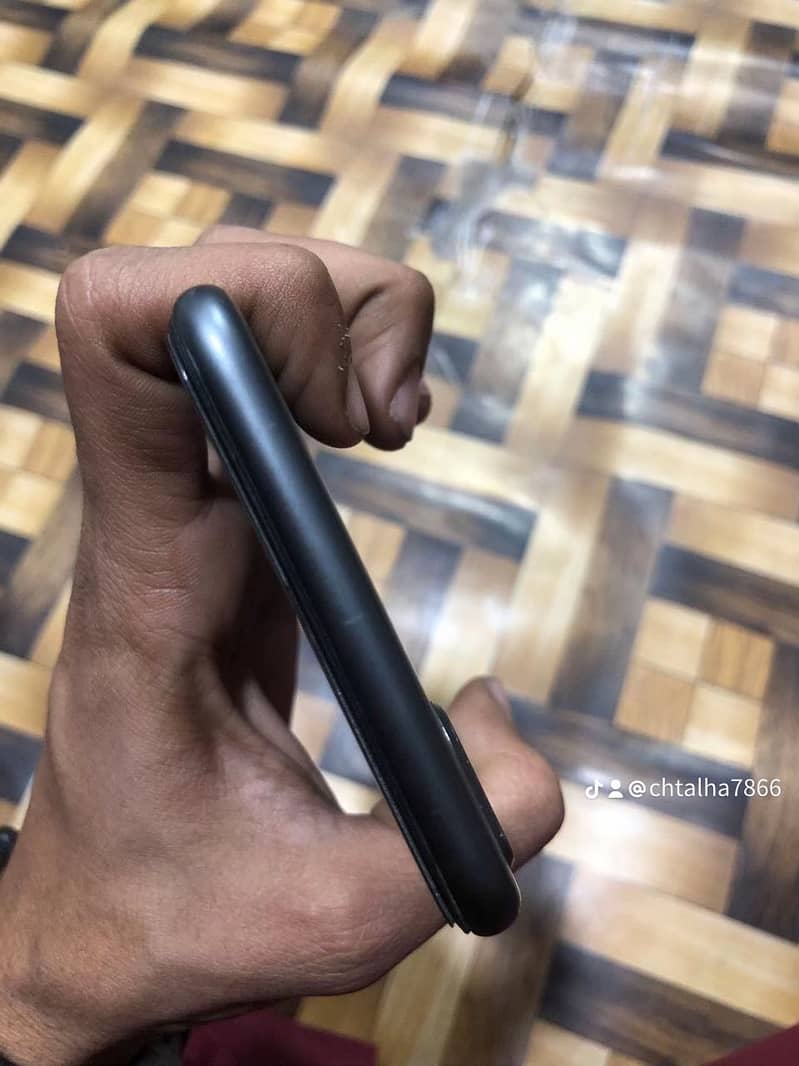 Apple iPhone 8 Plus 5