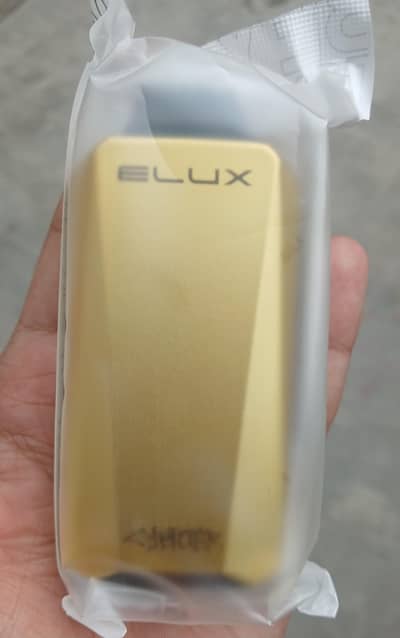 Elux Puff