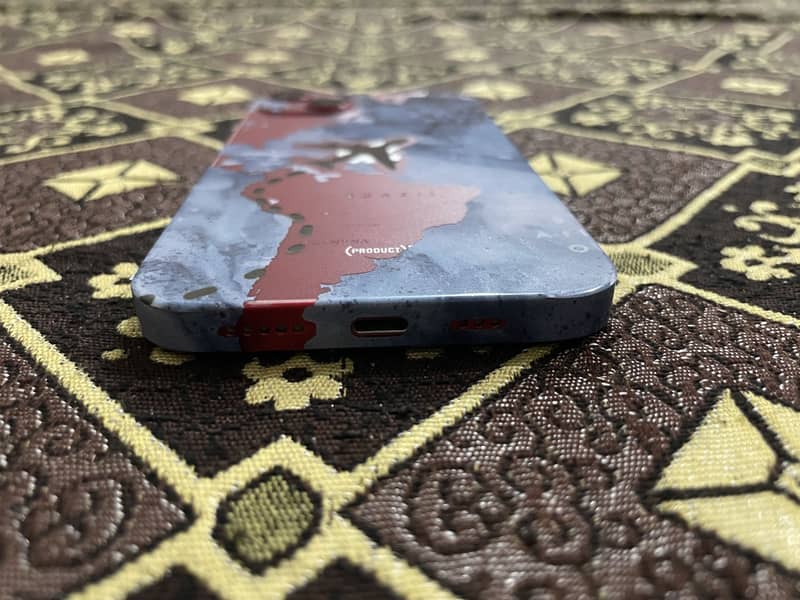 iPhone 13 0