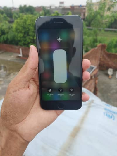 Apple iPhone SE