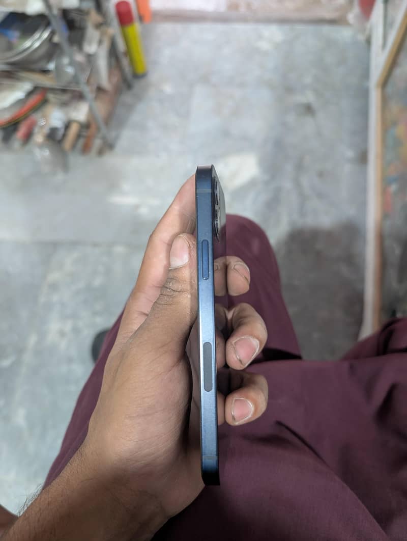 Apple iPhone 12 1