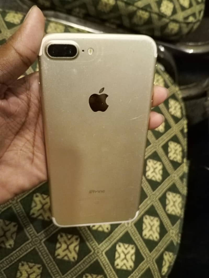 Apple iPhone 7 Plus 3