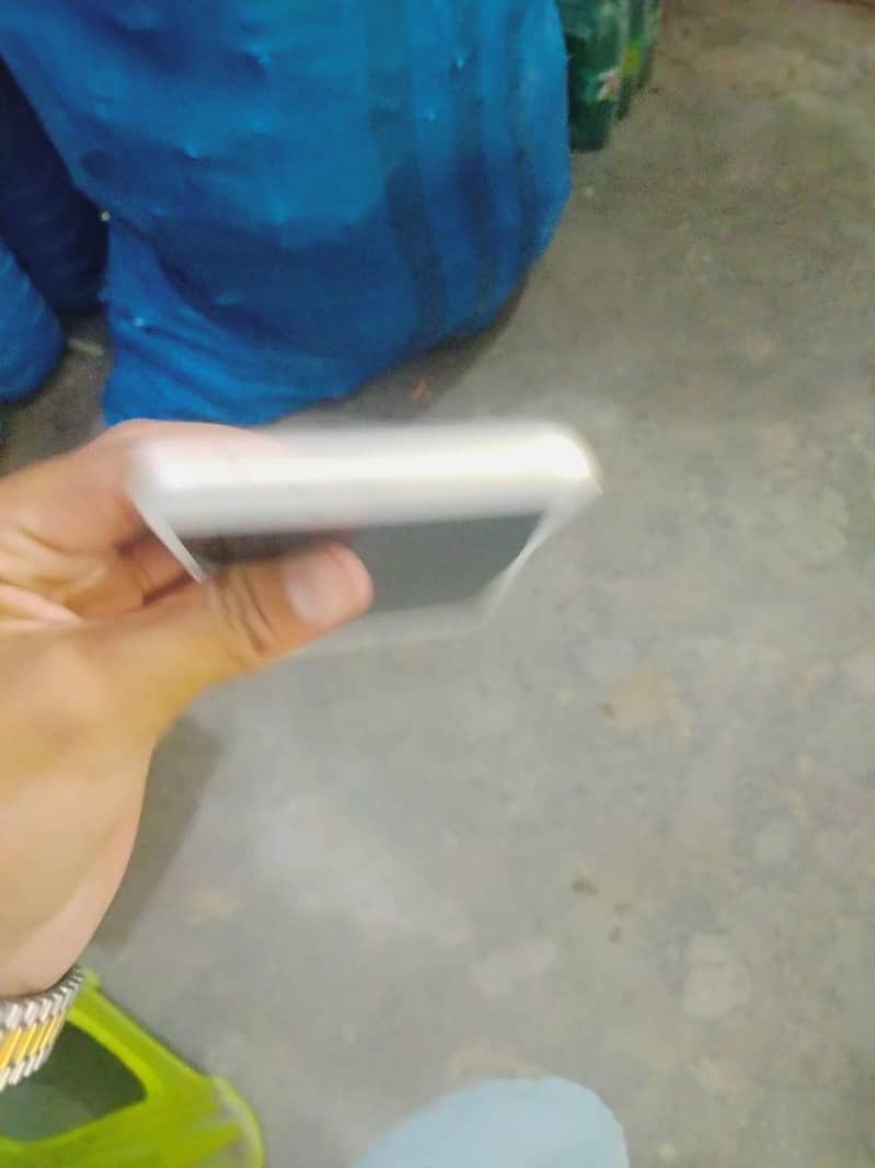 Apple iPhone 6 Plus 3