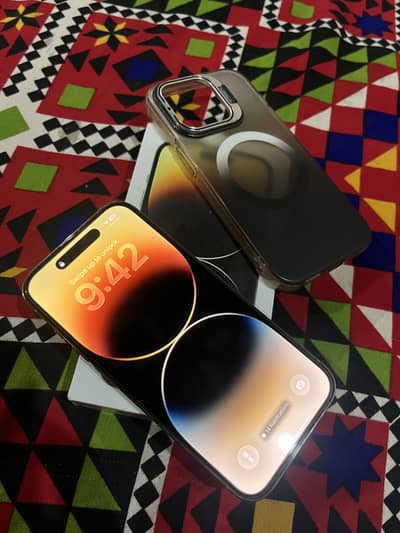 iPhone 14pro gold
