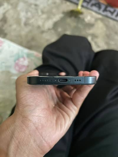 Apple iPhone 16e