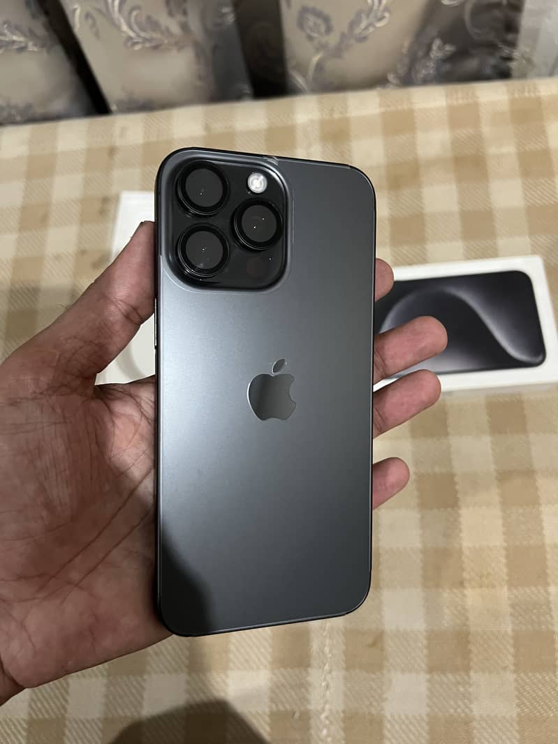 iPhone 15 Pro Max 2