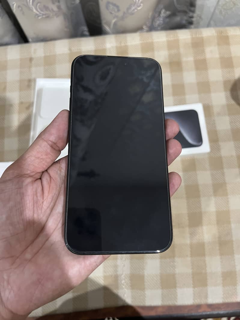 iPhone 15 Pro Max 6