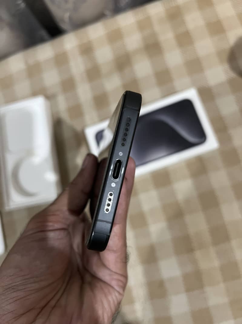 iPhone 15 Pro Max 7