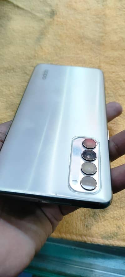OPPO Reno4 Pro