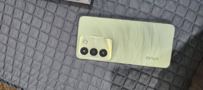 Vivo Y100
