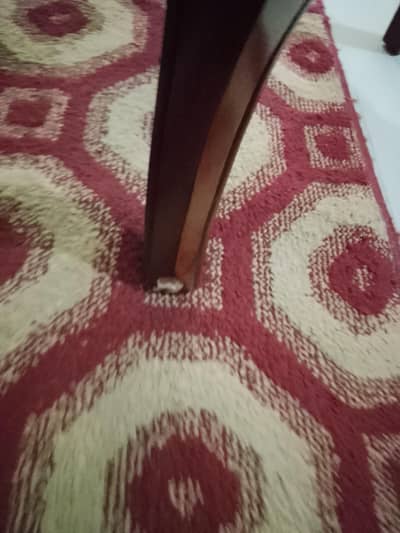 Used dining table in excellent condition