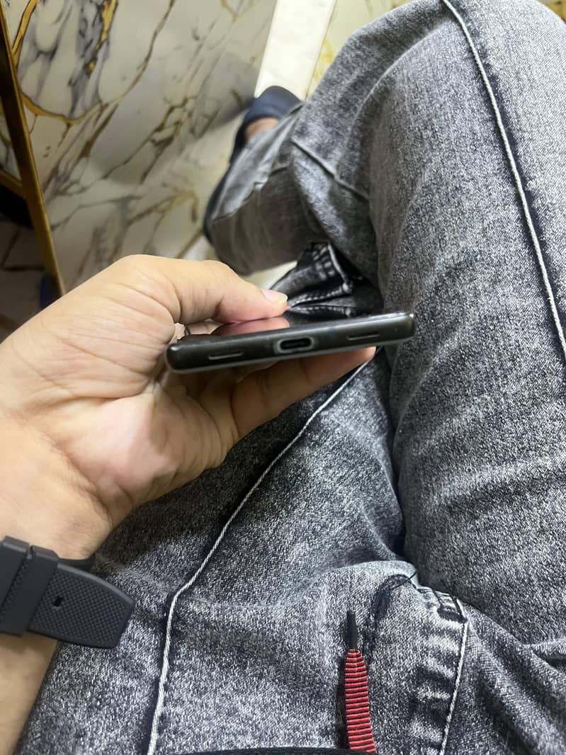 Google Pixel 6a 5