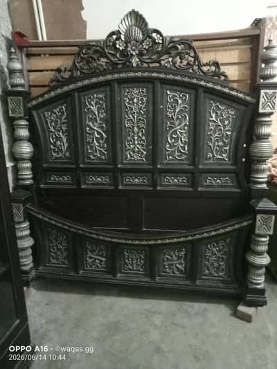 bed dressing table bartanon wali almari