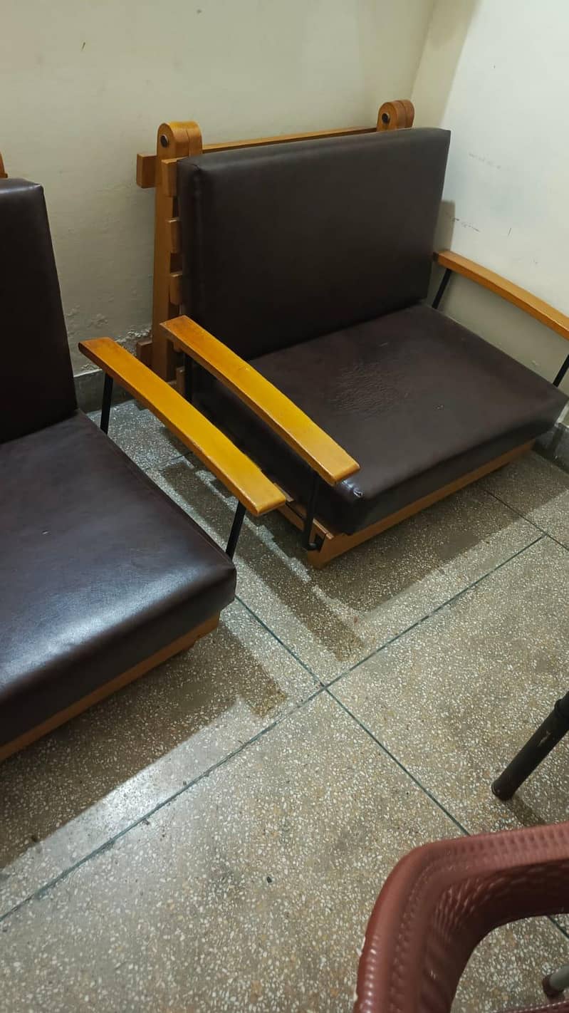 Sofas in beautiful condition 1