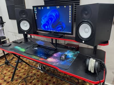Yamaha HS 8 Studio Monitors (Speakers)