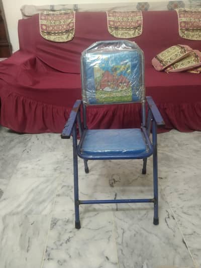 chair and table good condition
