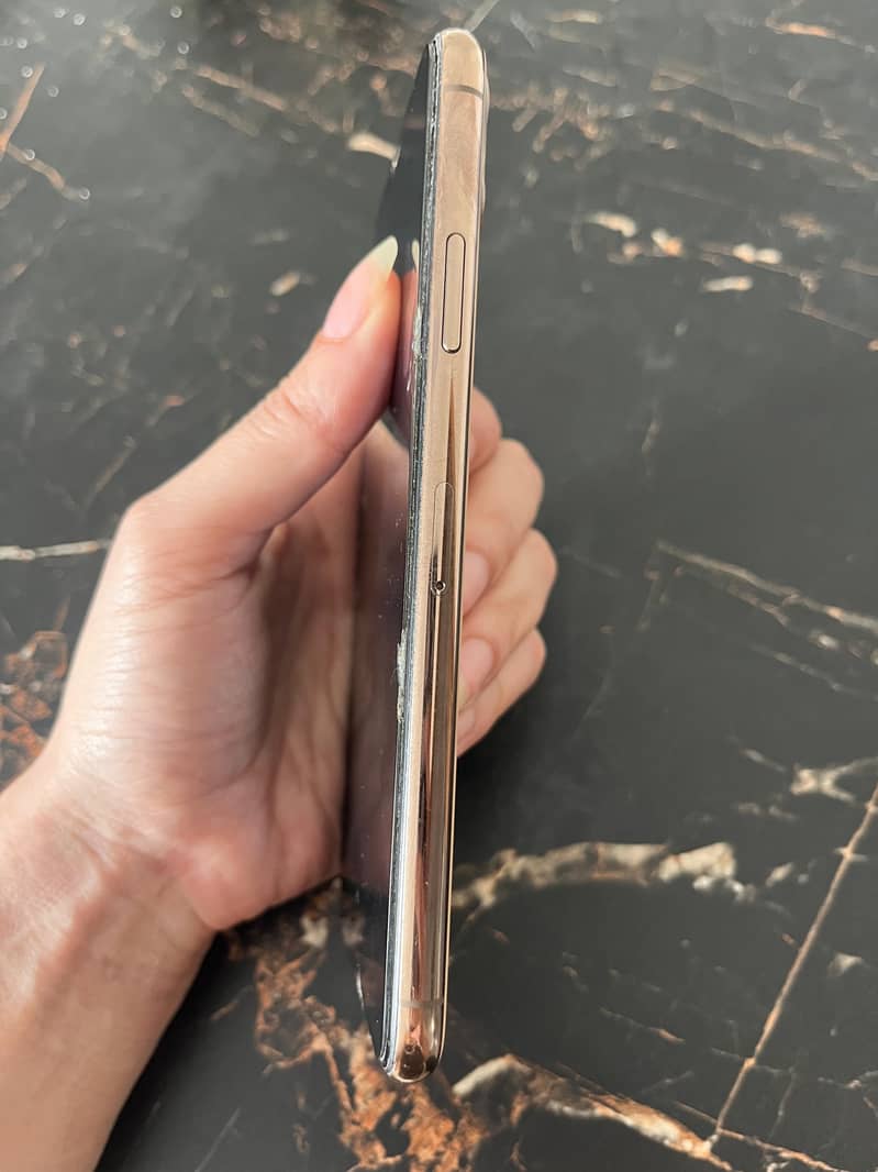 Iphone 11 pro max 2