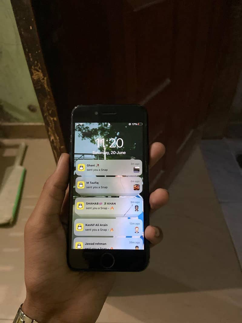 Apple iPhone 7 1