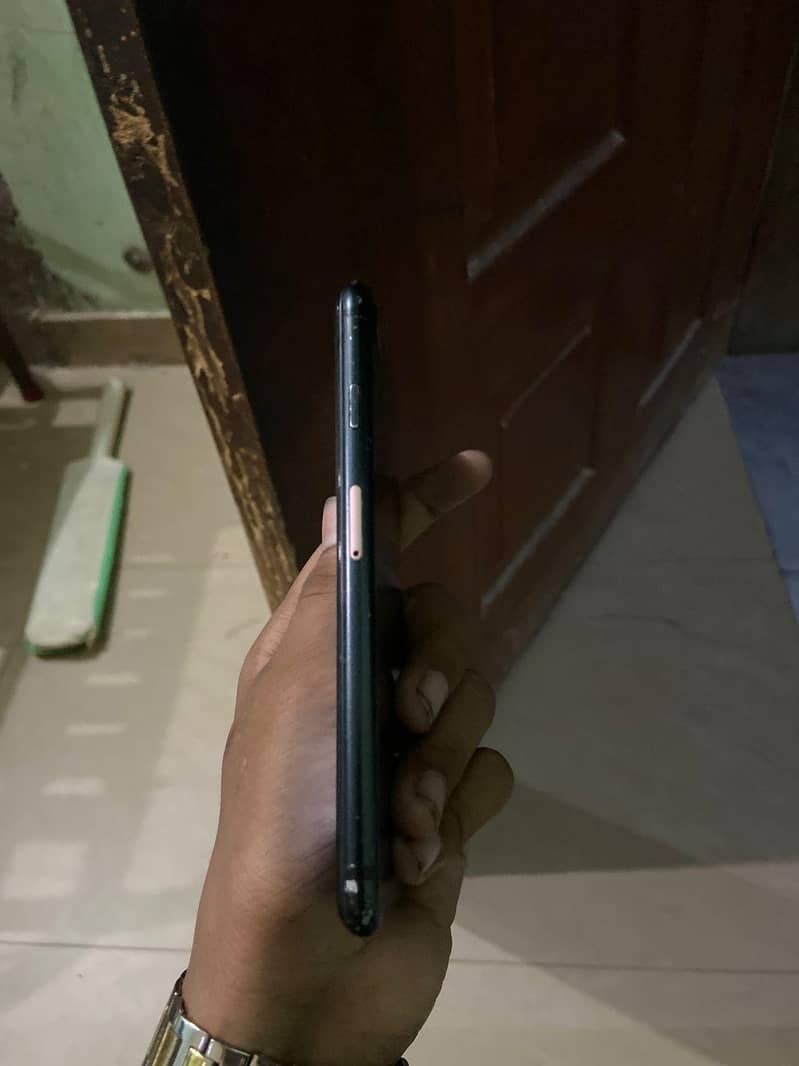 Apple iPhone 7 4