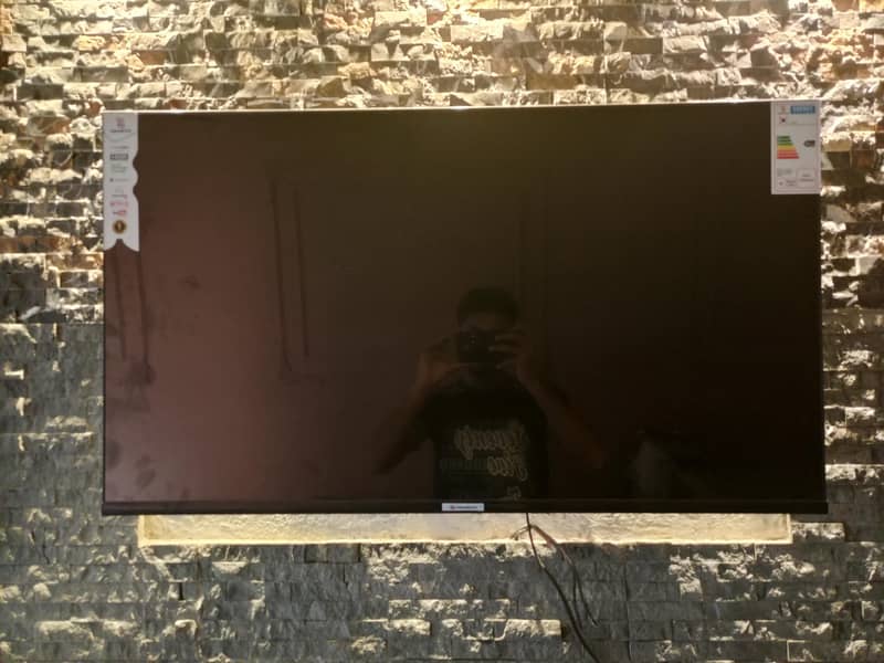 42"  LCD 0