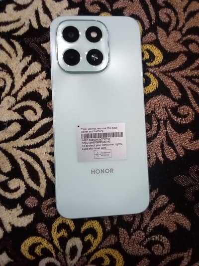 Honor X6c 6 GB , 128 GB.