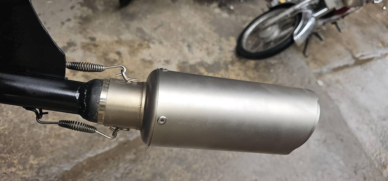 AKRAPOVIC 1