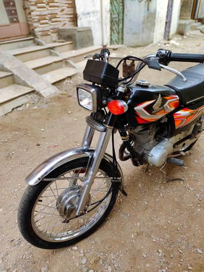 urgent sale honda 125 black 2022
