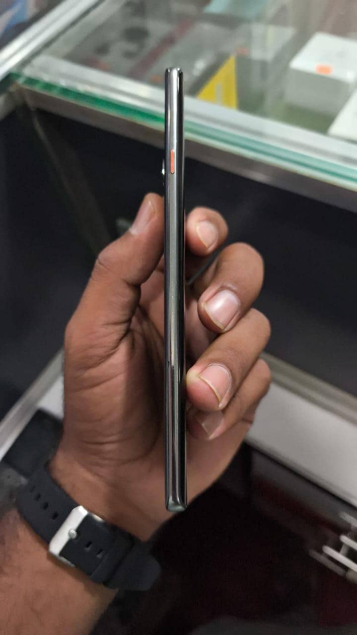 Tecno CAMON 40 Pro 0