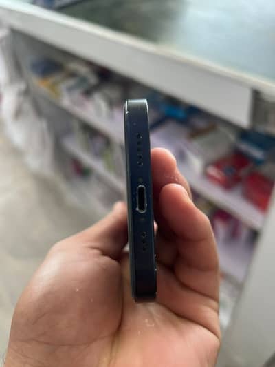 Apple iPhone 12