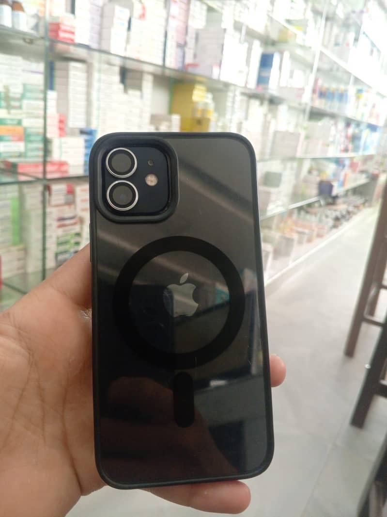 Apple iPhone 12 3