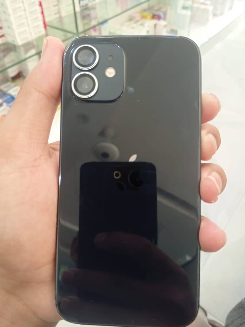 Apple iPhone 12 4