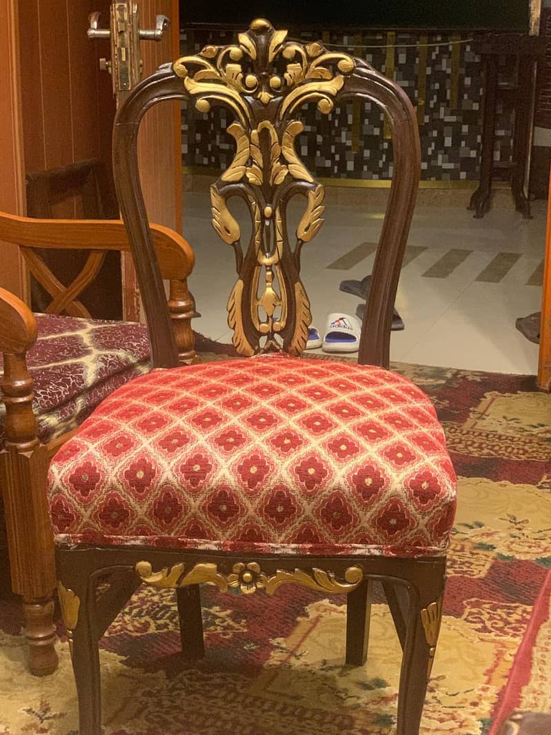 CHAIRS 0