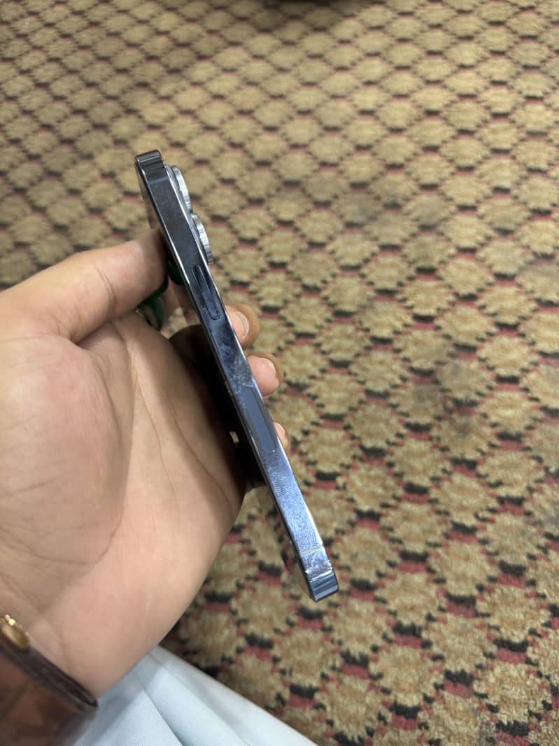 Apple iPhone 13 Pro 0