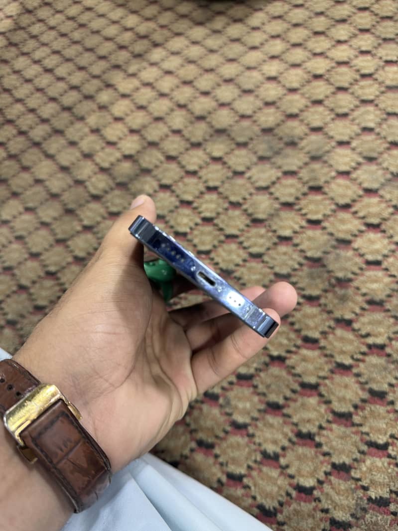Apple iPhone 13 Pro 2