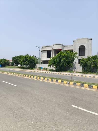 Corner 2 Kanal Plot on 100 ft Road DHA Lahore