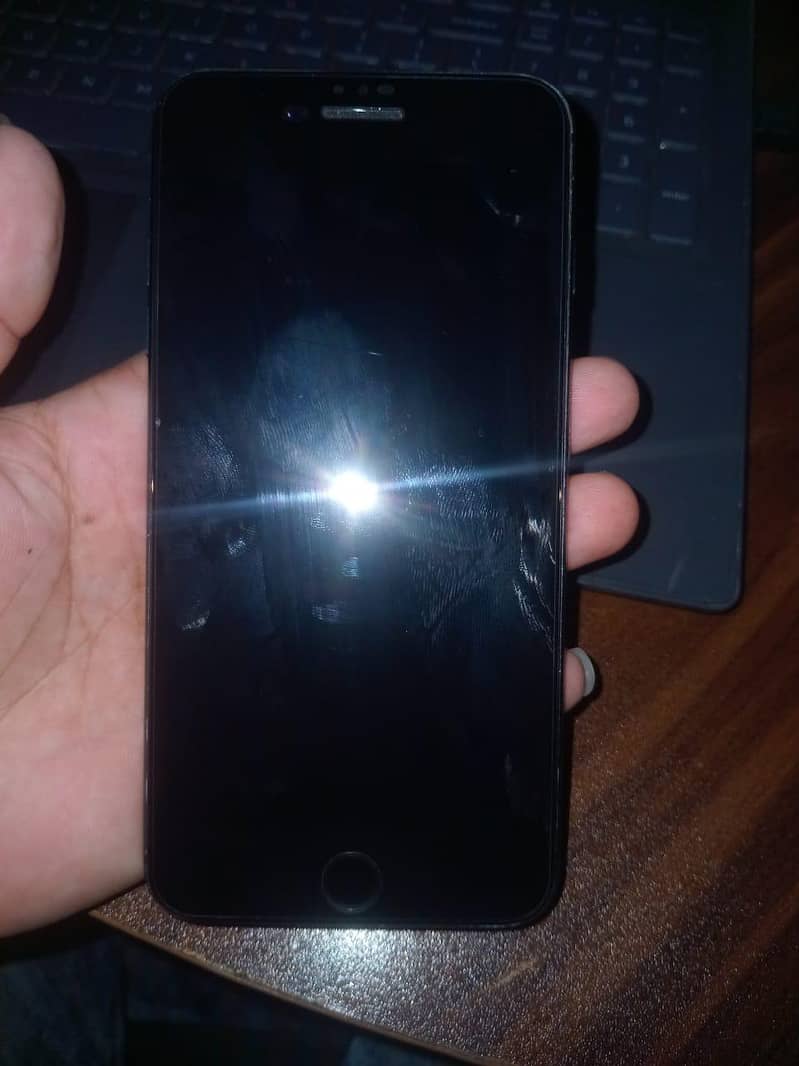 Apple iPhone 7 Plus 1