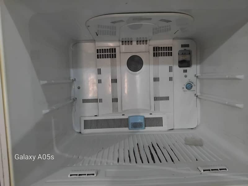 Refrigrator hai 1