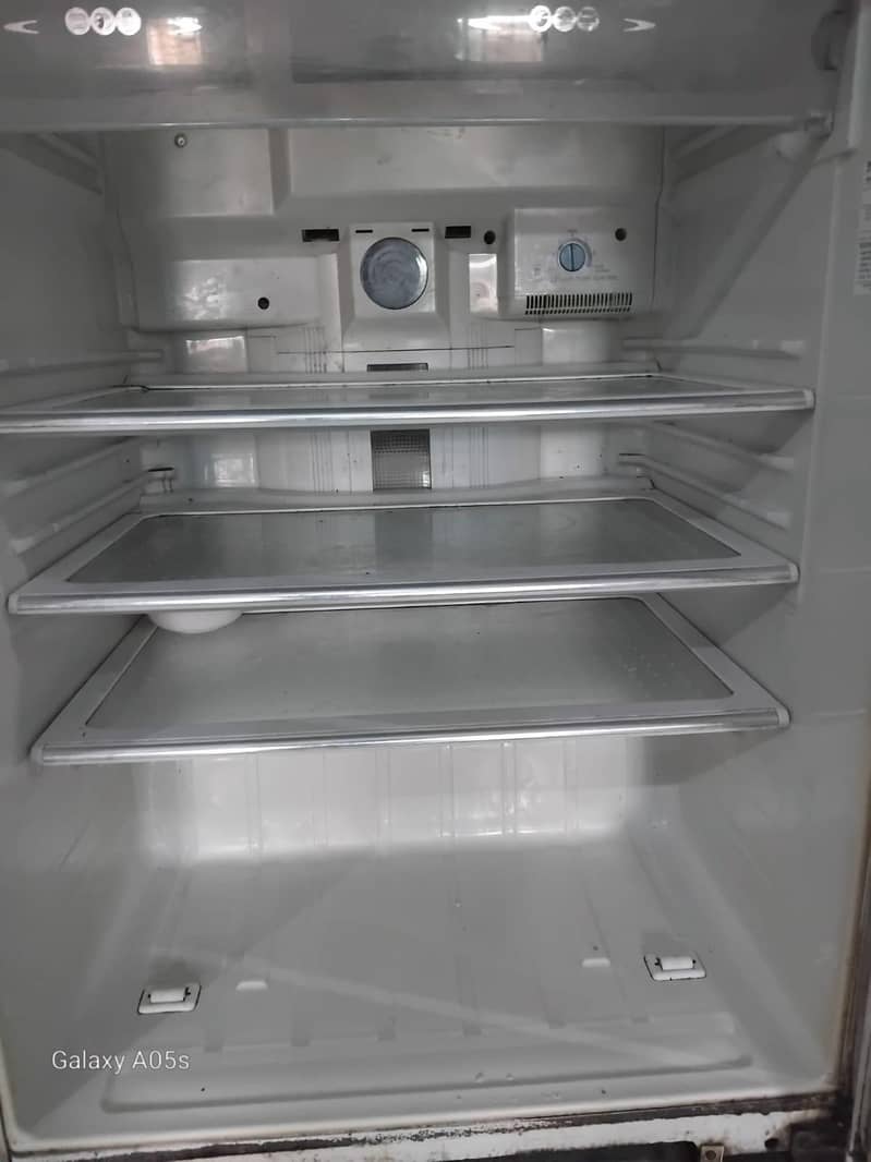 Refrigrator hai 3