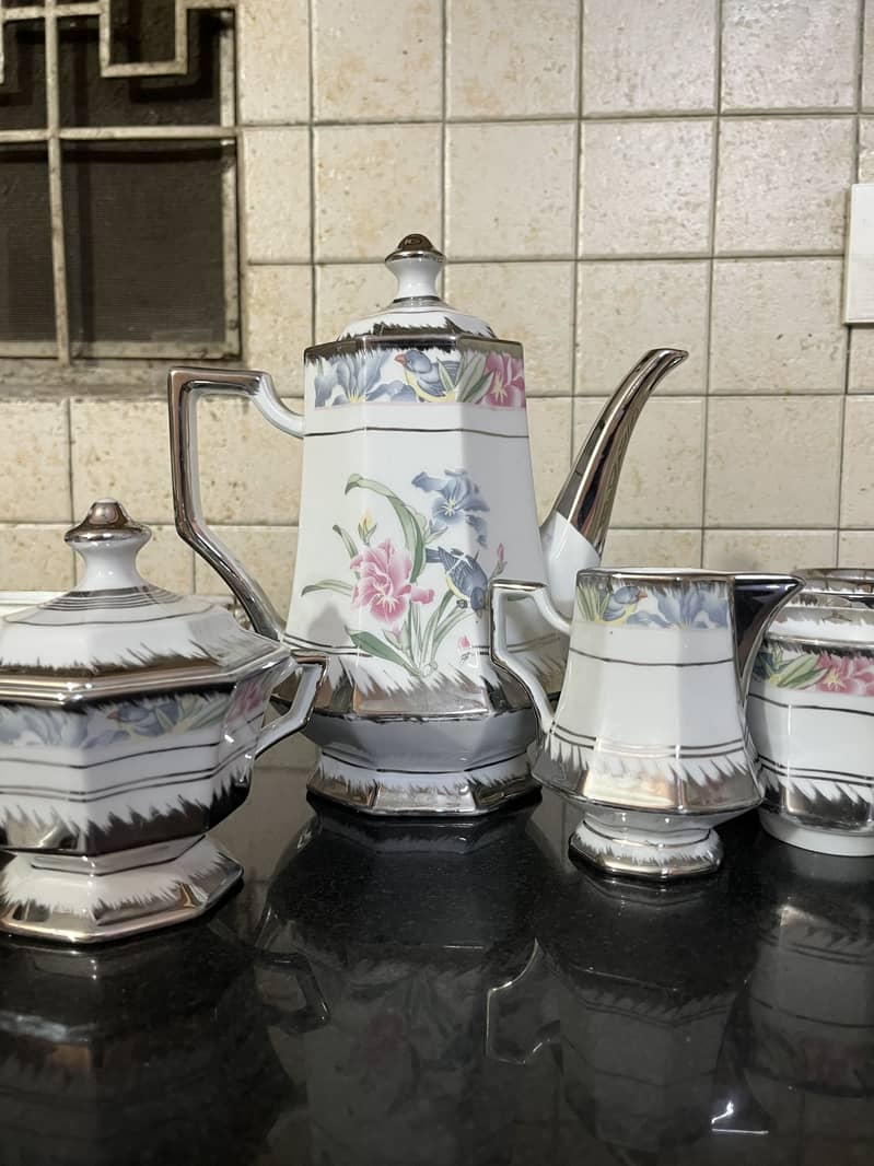 Tea set 4